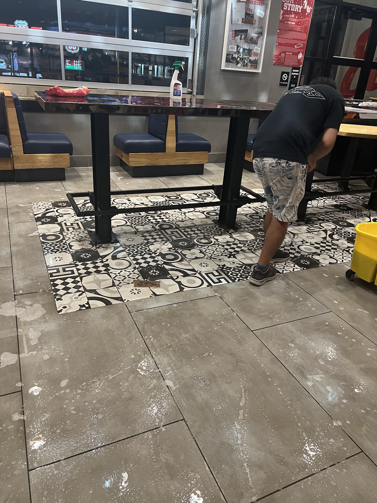 JR Solutions Cleaning LLC